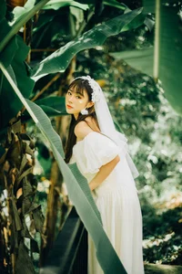 Captivating Visuals in YiTuYu Art Language Vol.6140 Showcasing Kure Suo Wei - image 2