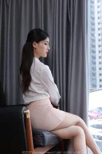 Urban Chic: IESS Xiao Bao Professional Office Lady Goddess Photography - image 1