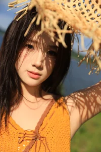 YiTuYu Art Language Vol.7471 Featuring To Xiao Bei - Aesthetic Portrait Photography - image 1