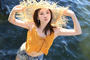 YiTuYu Art Language Vol.7471 Featuring To Xiao Bei - Aesthetic Portrait Photography - image 2