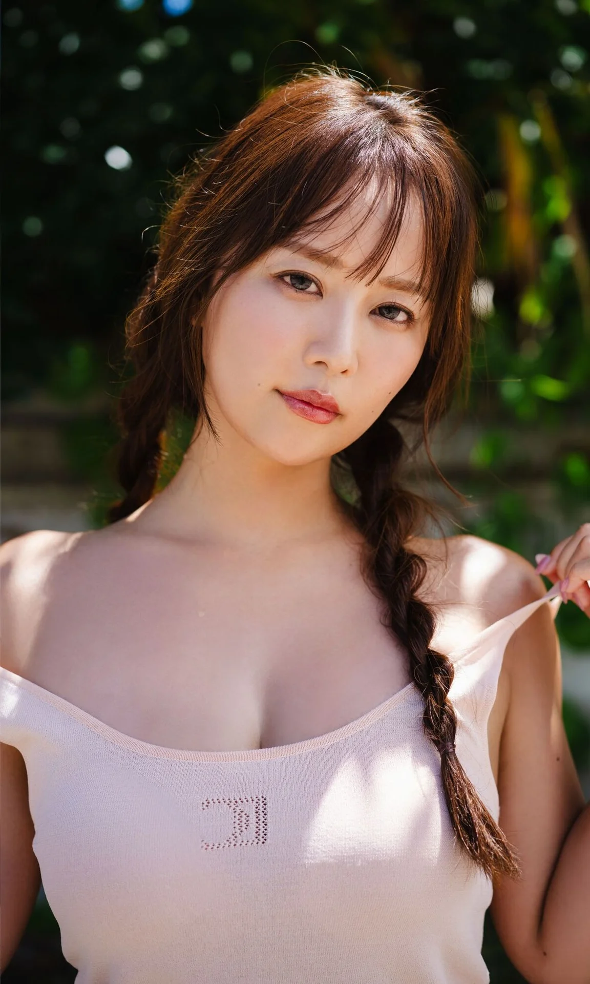 Yuka Iguchi’s Tropical Prologue: Shu-Pre Plus Other Cut Collection