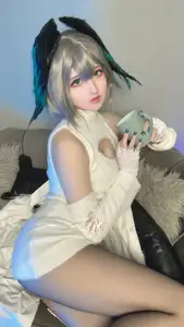 Coser Yamasaki Reina as Aknetz Holhaia Part01: Elegant Charm in a Unique Outfit - image 8