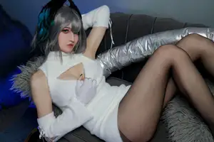 Coser Yamasaki Reina as Aknetz Holhaia Part01: Elegant Charm in a Unique Outfit - image 5