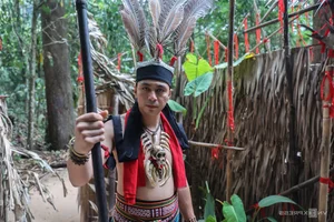 Exploring the Dayak Tribe: The Former Headhunters of Borneo Island - image 0