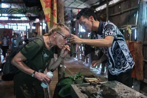 Exploring the Dayak Tribe: The Former Headhunters of Borneo Island - image 5