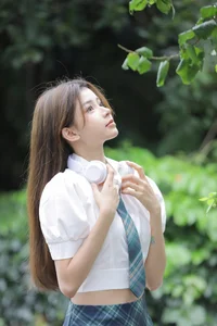 YiTuYu Art Language Vol. 5093: Capturing the Graceful Aesthetic of Model You You - image 17