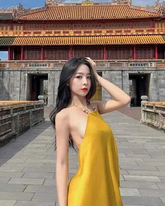 Rising Gen Z Vietnamese Fashion Icons Born in 2001 Redefining Modern Style and Confidence - image 0