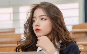 Rising Gen Z Vietnamese Fashion Icons Born in 2001 Redefining Modern Style and Confidence - image 6