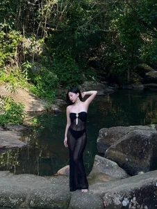 Breathtaking Nature Photoshoot: How This Viral Influencer is Redefining Outdoor Aesthetics with Stunning Stream-Side Photography - image 3
