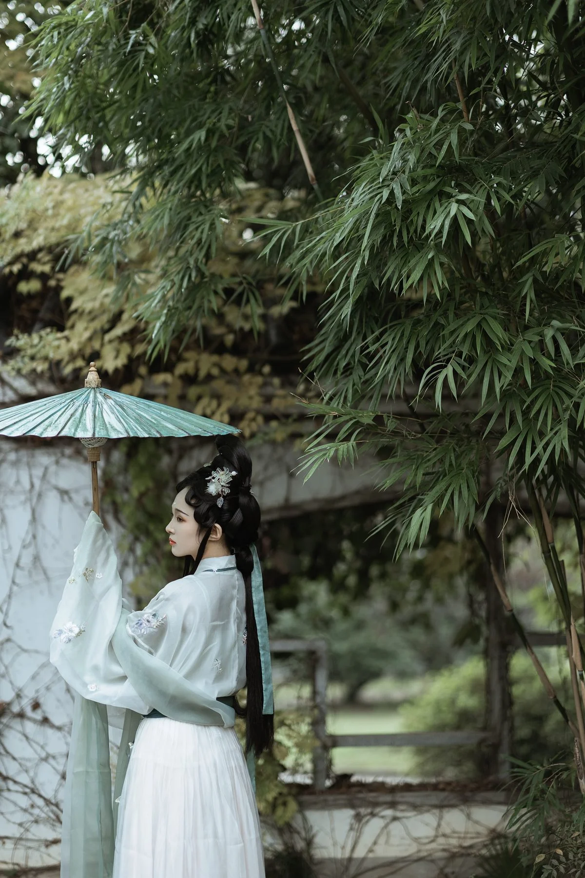 Capturing the Essence of Modern Aesthetics in Art Language Vol.6153 by Bing Leng De Xi Gua
