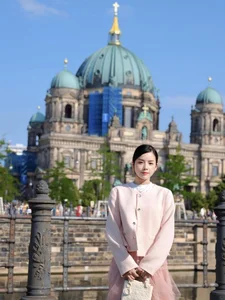 DJ Mie’s European Odyssey: A Stunning Display of Goddess-Like Fashion and Artistic Charm - image 3