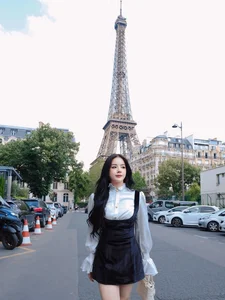DJ Mie’s European Odyssey: A Stunning Display of Goddess-Like Fashion and Artistic Charm - image 4