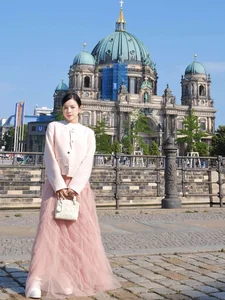 DJ Mie’s European Odyssey: A Stunning Display of Goddess-Like Fashion and Artistic Charm - image 1