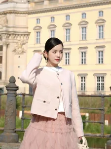 DJ Mie’s European Odyssey: A Stunning Display of Goddess-Like Fashion and Artistic Charm - image 2