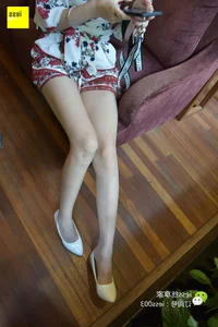 IESS Sixiangjia 053: Qi Qi Explores Silicone Non-Slip Hosiery - image 60