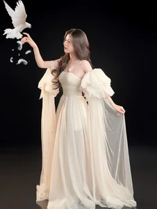 Vietnamese Soccer Star Thanh Nhã Captivates Fans with Elegant and Goddess-Like New Look - image 2