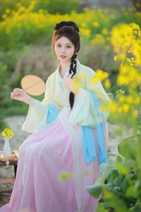 YiTuYu Art Language Vol.10139: Jin Tian Yao Qu Hua Zhuang Ling 14-Page Photography Gallery - image 6