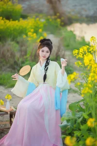 YiTuYu Art Language Vol.10139: Jin Tian Yao Qu Hua Zhuang Ling 14-Page Photography Gallery - image 12