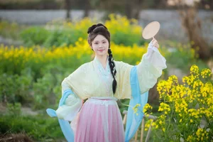 YiTuYu Art Language Vol.10139: Jin Tian Yao Qu Hua Zhuang Ling 14-Page Photography Gallery - image 13