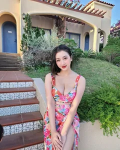 Vietnamese Beauty Icon: The Evolution of a Viral Social Media Sensation - image 5