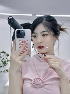 Stunning League of Legends Cosplay: Rising Star Captivates Fans with Exquisite Character Visuals and Artistry - image 3