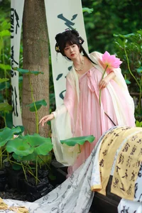 Modern Aesthetic Expressions in YiTuYu Art Language Vol.5156 Starring Bu Ke Ai De He He Miao - image 21