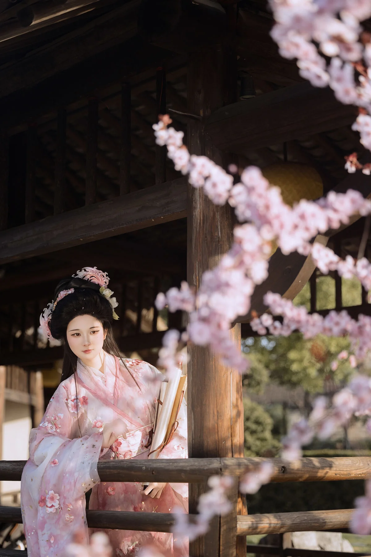 YiTuYu Art Language Vol.7161: Stunning Portraiture of Yin Nan Yun