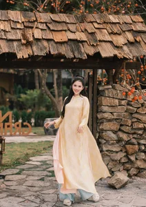 Elegant Vietnamese Áo Dài Style: Ngọc Trinh Showcases Timeless Grace and Cultural Sophistication in Traditional Silk Fashion - image 0