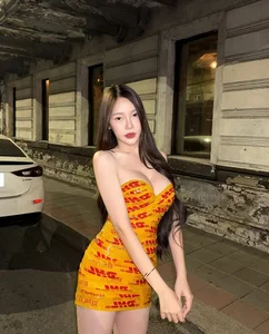 Viral Duct Tape Dress Trend: How This Million-Follower Influencer Redefined Creative Fashion - image 3
