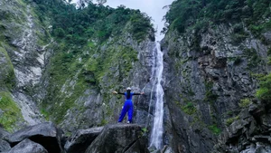 Conquering Hung Ngan Waterfall: A Hidden Gem in the Wild Forests of Quang Ngai - image 3