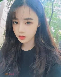 Radiant K-Beauty Inspiration: Sweet and Elegant Korean Girl Aesthetic - image 31