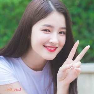 Radiant K-Beauty Inspiration: Sweet and Elegant Korean Girl Aesthetic - image 5