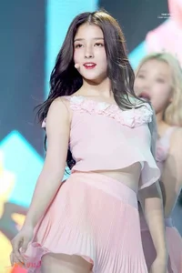 Radiant K-Beauty Inspiration: Sweet and Elegant Korean Girl Aesthetic - image 32
