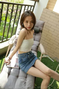 Xiaoliu Sunbathing on the Balcony - Relaxed IESS Lifestyle Photography - image 18