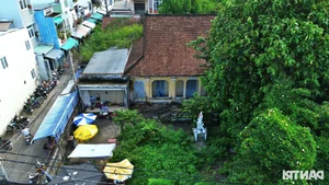 The Secrets of the Century-Old Ancient House Linked to the Real-Life Beauty of Tay Do - image 10