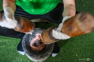 Uoc Le Village Celebrates Festival with a Massive 100kg Traditional Pork Roll - image 8