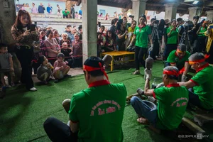 Uoc Le Village Celebrates Festival with a Massive 100kg Traditional Pork Roll - image 7