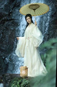 YiTuYu Art Language Vol.10082: Ren Jian Yue-Su Chen Artistic Photography Collection - image 12