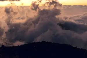 Conquer Ky Quan San: Witness the majestic sea of clouds after a challenging journey to the Northwest peak - image 5