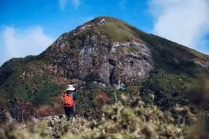 Conquer Ky Quan San: Witness the majestic sea of clouds after a challenging journey to the Northwest peak - image 3