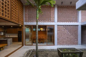 Urban Oasis: A Traditional Country House Design in the Heart of the City - image 5
