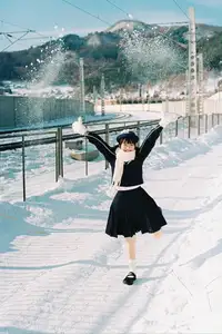 YiTuYu Vol.8663 Hu Jiao Hu Hu: JK Schoolgirl in Snow, Captivating Japanese Beauty - image 4