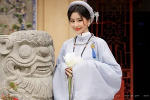 Vo Ngoc Tran’s Radiant Summer Glow: Exploring the Visual Aesthetic of Vietnam’s Top Influencer - image 57