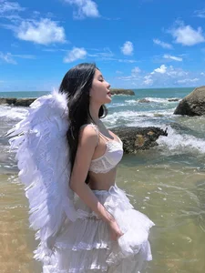 Vo Ngoc Tran’s Radiant Summer Glow: Exploring the Visual Aesthetic of Vietnam’s Top Influencer - image 48