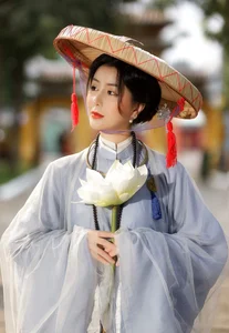 Vo Ngoc Tran’s Radiant Summer Glow: Exploring the Visual Aesthetic of Vietnam’s Top Influencer - image 73