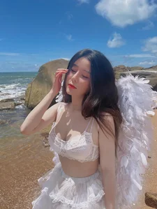Vo Ngoc Tran’s Radiant Summer Glow: Exploring the Visual Aesthetic of Vietnam’s Top Influencer - image 22