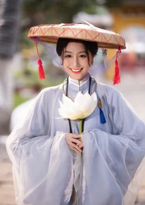Vo Ngoc Tran’s Radiant Summer Glow: Exploring the Visual Aesthetic of Vietnam’s Top Influencer - image 108