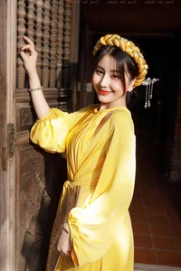 Vo Ngoc Tran’s Radiant Summer Glow: Exploring the Visual Aesthetic of Vietnam’s Top Influencer - image 8