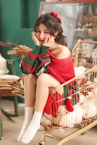 Vo Ngoc Tran’s Radiant Summer Glow: Exploring the Visual Aesthetic of Vietnam’s Top Influencer - image 46