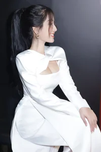 Vo Ngoc Tran’s Radiant Summer Glow: Exploring the Visual Aesthetic of Vietnam’s Top Influencer - image 62